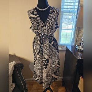 Old Navy Black & White Paisley Wrap Midi Dress